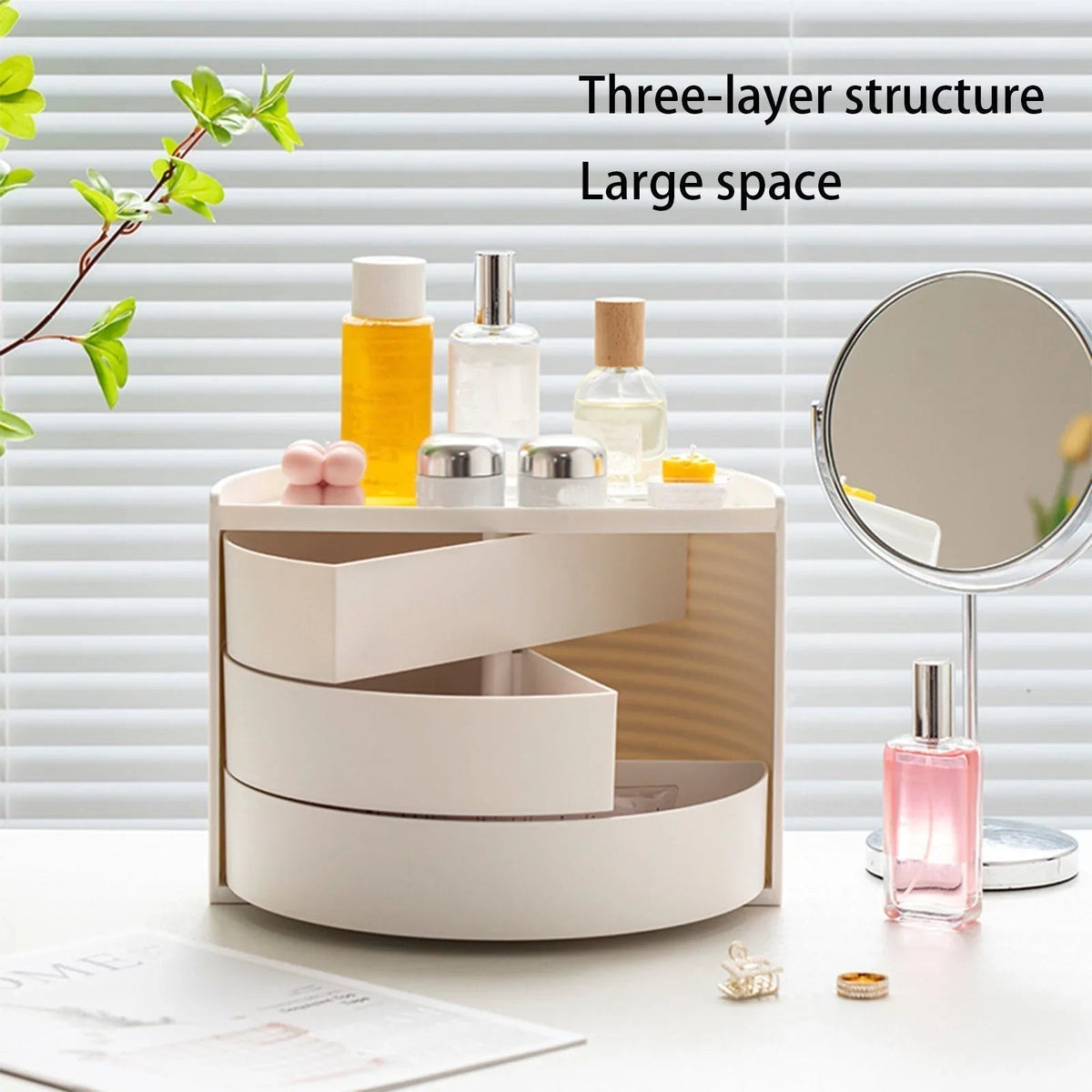 Semicircle cosmetic organizer